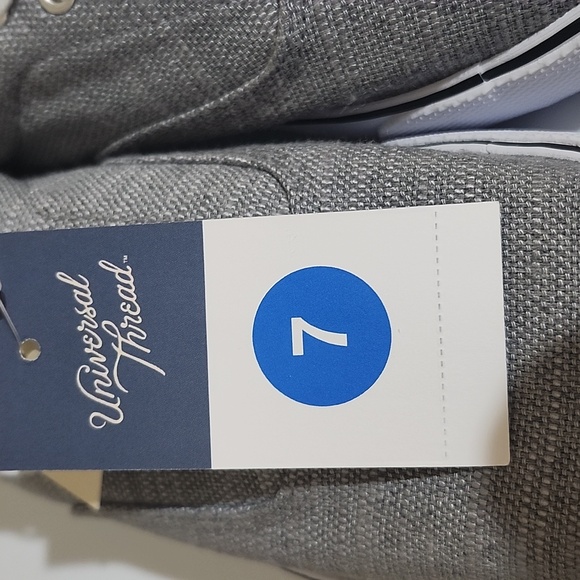 Universal Thread Casual Gray Sneakers - Picture 5 of 6